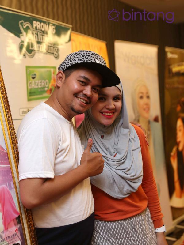 Indra Bekti dan istri, Aldila Jelita  (Foto: Nurwahyunan/Bintang.com).