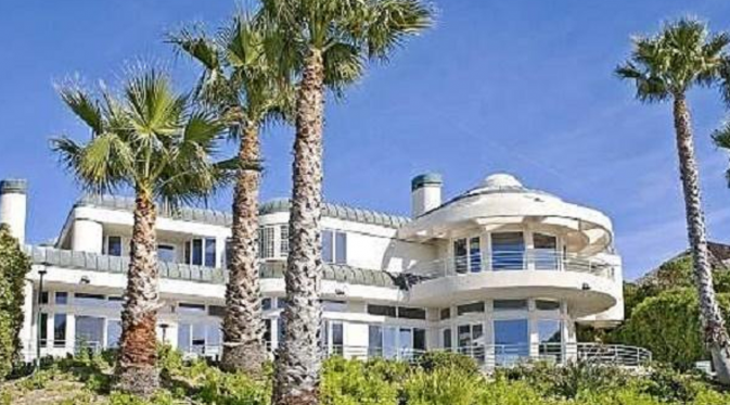 Rumah pinggir pantai Mariah Carey yang disewakan dengan harga fantastis (Popsugar)