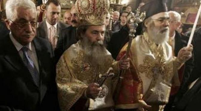 Kepala Negara Hadiri Perayaan Natal Kristen Ortodoks 7 Januari. Presiden Palestina Mahmoud Abbas hadiri natal di Bethlehem. (Reuters)