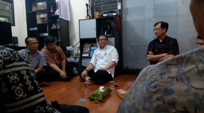 Menteri Komunikasi dan Informatika, Rudiantara, saat diskusi tentang open BTS di Basecamp Internet Sehat, di Tebet, Jakarta Selatan, Kamis (7/1/2016). (M Wahyu Hidayat/Liputan6.com)