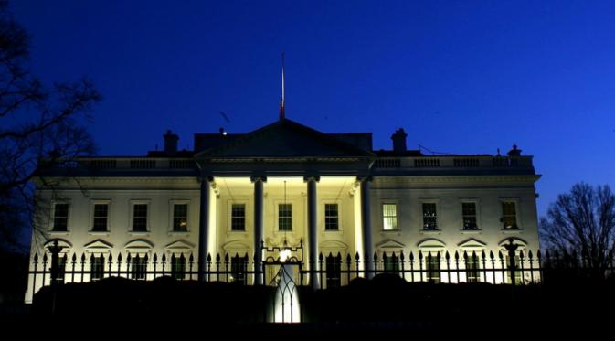 Istana kepresidenan menyimpan banyak fenomena menyeramkan. Salah satunya Gedung Putih atau white house yang kini didiami Presiden Obama. 