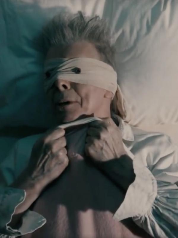 David Bowie di video klip Lazarus