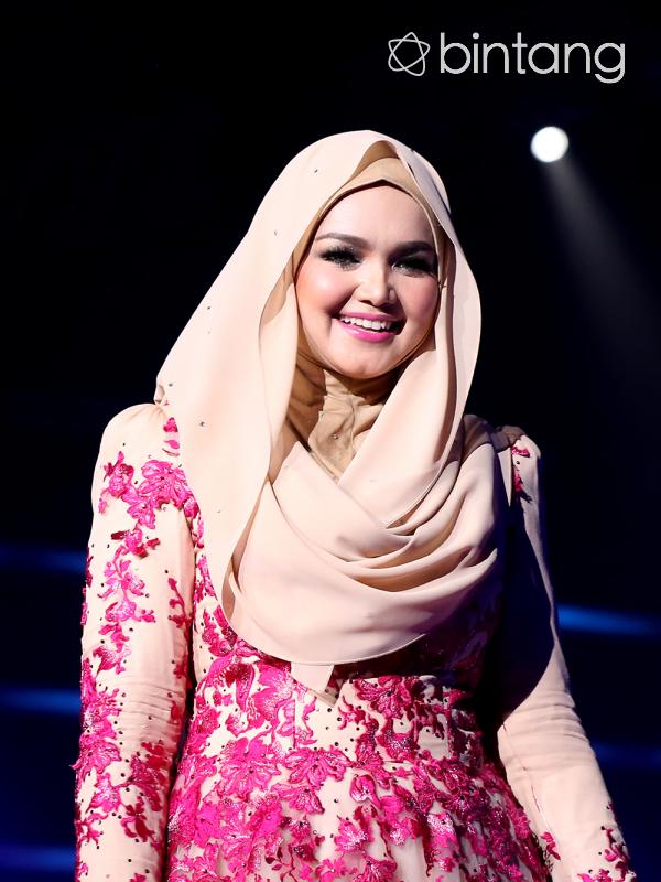 Siti Nurhaliza di Konser Raya 21 Indosiar (Andy Masela/Bintang.com)