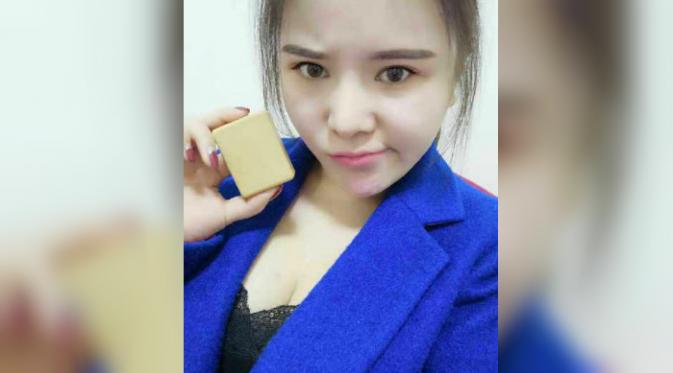 AKibat patah hati diputuskan, wanita asal Provinsi Zhengzhou, Henan, China bernama Xiao Xiao mengirimkan sabun mandi dari lemak tubuhnya.