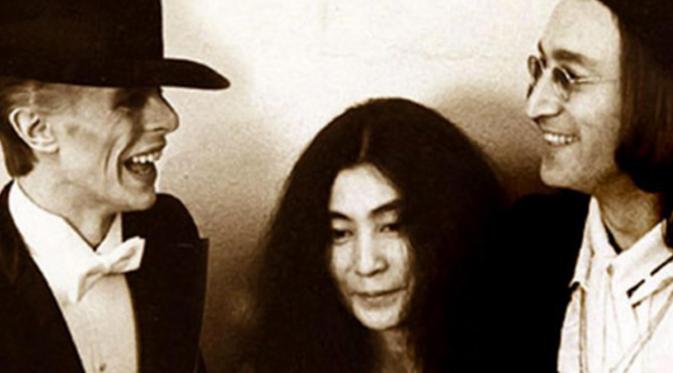 Yoko Ono bersama John Lennon dan David Bowie. (foto: thehollywoodreporter)