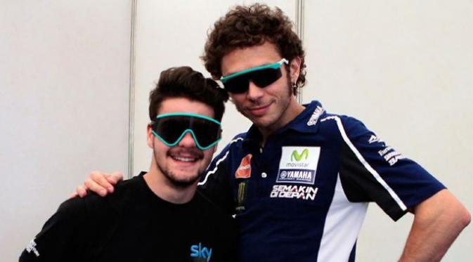 Romano Fenati dan Valentino Rossi (MotoGP.com)