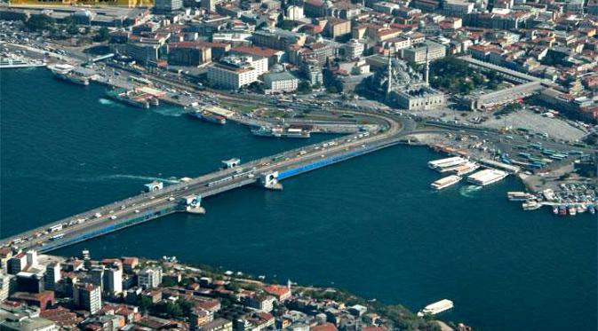 Lokasi jembatan Galata di Istanbul, di mana seharusnya rancangan Leonardo da Vinci berada pada tahun 1502. (Sumber touroptions.com)