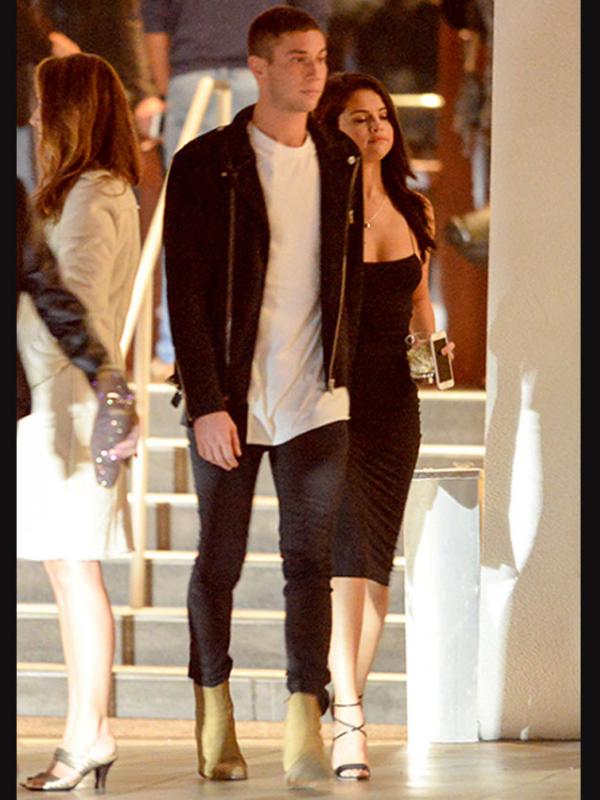 Selena Gomez dan Samuel Krost (via etonline.com)