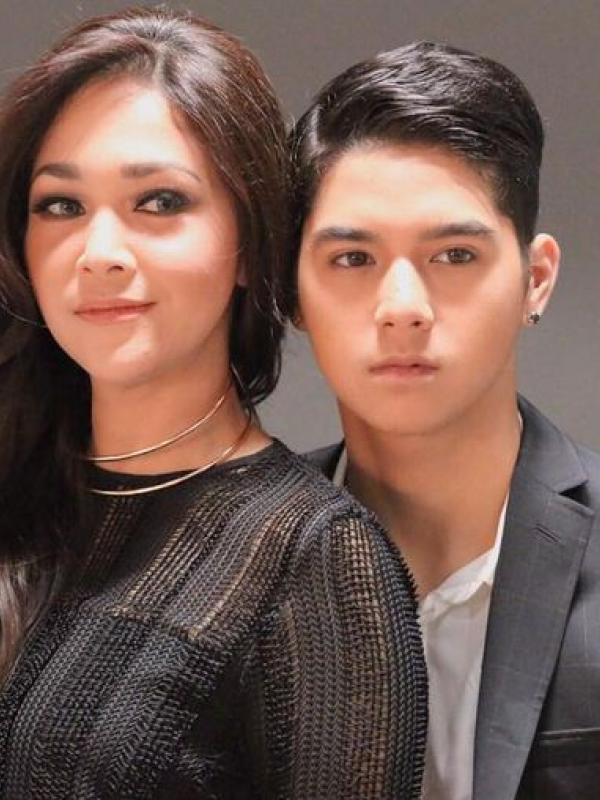 Al Ghazali dan Bunda Maia Estianty. (Instagram @alghazali7)