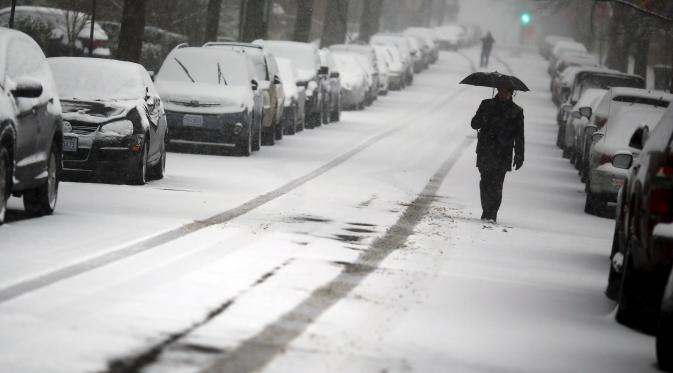 Kota Washington DC diperkirakan akan terkubur salju setebal 76 cm (Reuters)