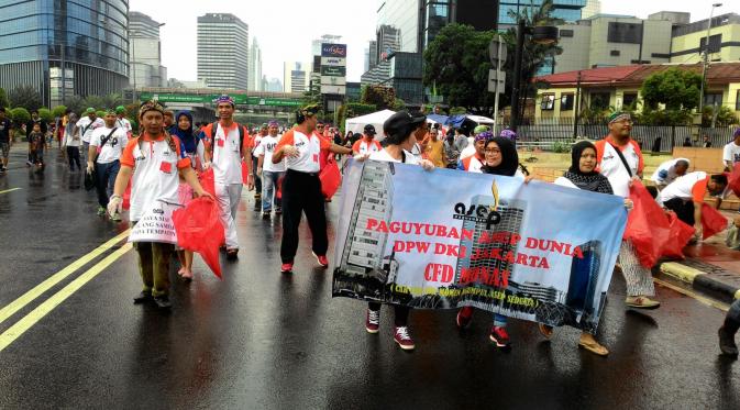 Ratusan pemilik nama Asep berkumpul dan melakukan aksi peduli lingkungan dan serukan lawan terorisme melalui #AsepTidakTakut (dok. Asep R Zulkifli)