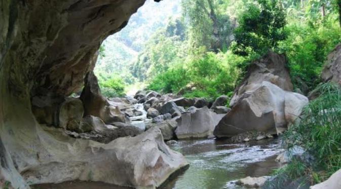 Gua Sanghyang Tikoro, Bandung, wisata yang berbalut misteri | Via: istimewa