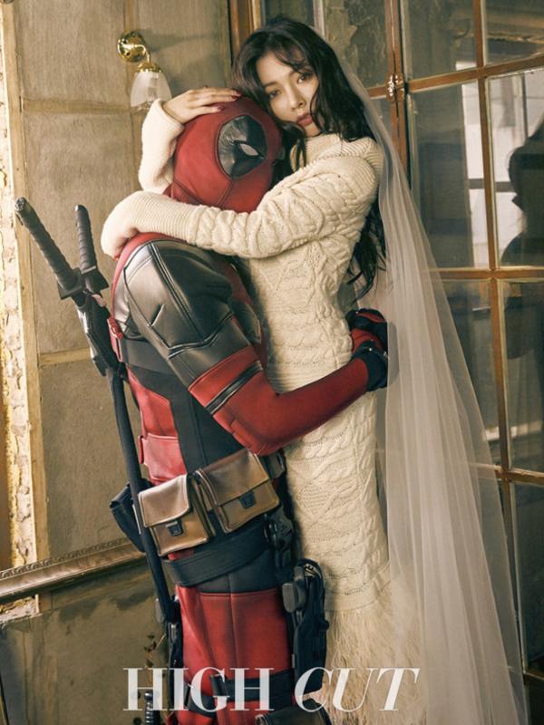 Hyuna dan Ryan Reynolds promosi film Deadpool. Foto: Soompi