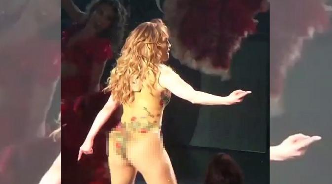 Jennifer Lopez hipnotis fans dengan bokong bergetar saat konser di Las Vegas. (foto: eonline)
