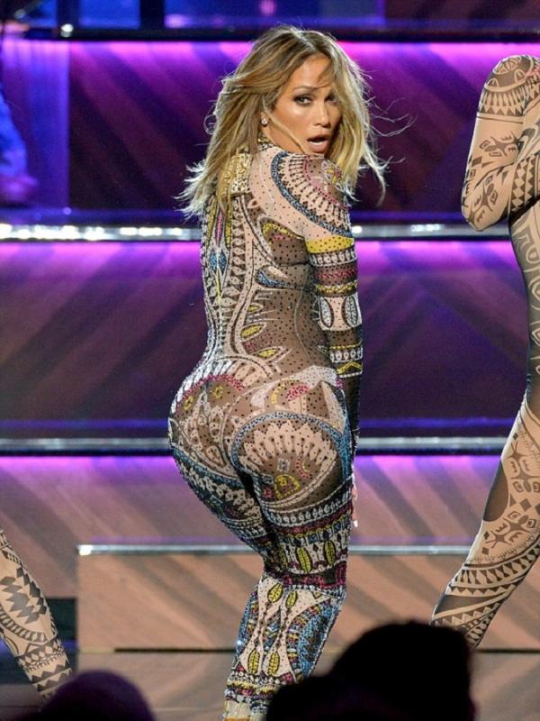 Jennifer Lopez (via Dailymail.co.uk)