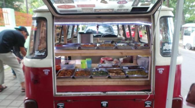 Mobil warteg terinspirasi dari food truck dalam budaya Amerika. Foto: Iqbal Kukuh