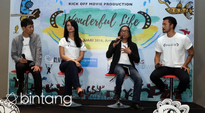 Saat press screenning film ‘Wonderful Life’ di Hotel Artotel, Jakarta Pusat, Rabu, (27/1/2016), suami Atiqah Hasiholan ini berharap filmnya bisa menjadi inspirasi bagi para orangtua dan juga anak-anak. (Deki Prayoga/Bintang.com)