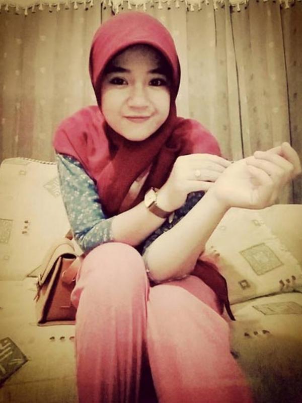 Rima Efriani Melati: Satpam Cantik Asal Bandung yang Bikin Heboh | via: Instagram