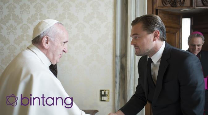 Leonardo DiCaprio dan Pope Francis (AFP/Bintang.com)