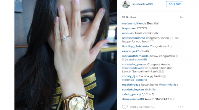 Sandra Dewi dilamar kekasih pada Natal 2015 lalu [foto: instagram/sandradewi88]