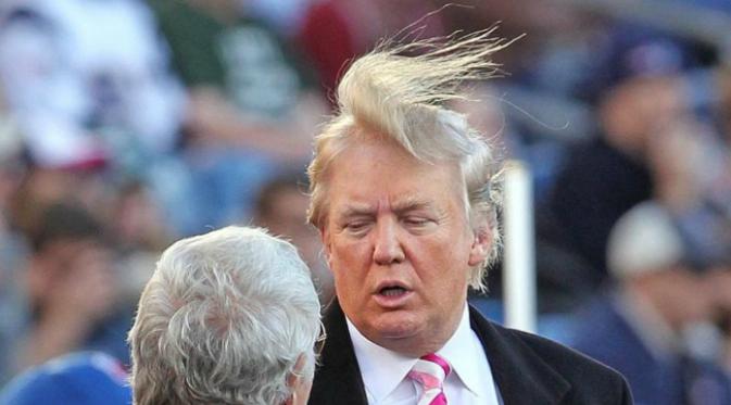 Gaya sisiran rambut Donald Trump memang unik dan dimaksudkan untuk menutupi kebotakan di sejumlah bagian kepala. (Sumber New York Daily News)