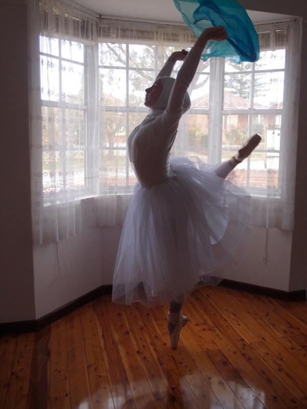 Stephanie Kurlow, remaja yang ingin jadi penari balet hijab pertama di dunia. (Daily Mail)