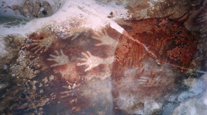 Lukisan purba di situs Leang-leang, Maros, Sulawesi Selatan. Foto: tunasindonesia