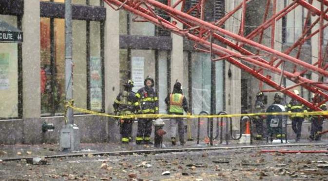Insiden jatuhnya crane di New York menewaskan 1 orang (Reuters)