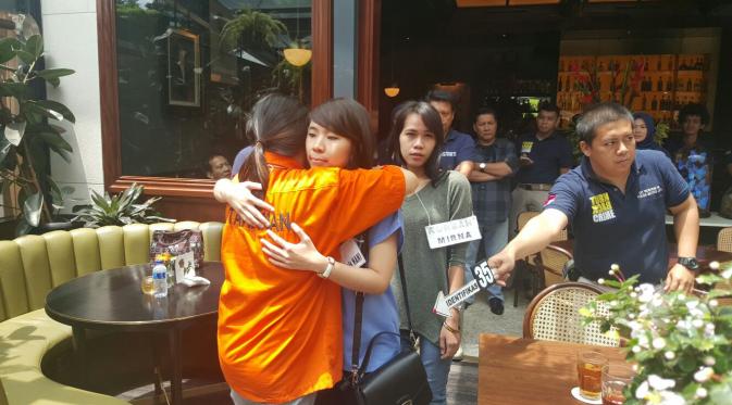 Tersangka kasus pembunuhan Wayan Mirna Salihin, Jessica Kumala Wongso, saat rekonstruksi. (Istimewa)