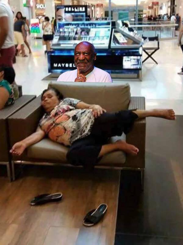 Ketiduran di Mall, Ibu Ini Langsung Jadi Bintang Meme | via: Facebook