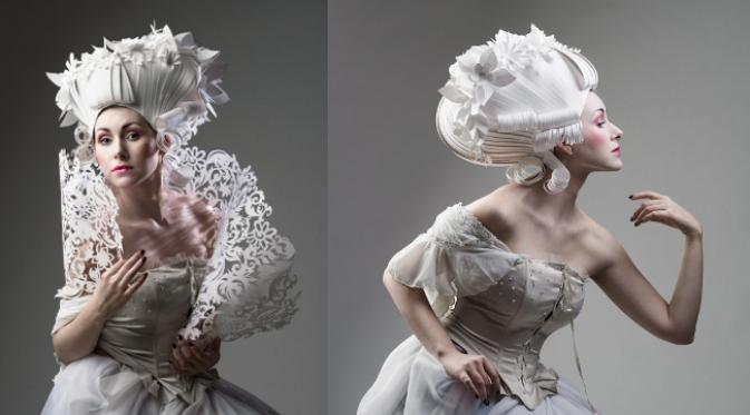 Wig kertas karya Kozina dimodel sesuai wigera Baroque yang 'heboh' dan penuh detail dan hiasan. (Asya Kozina)