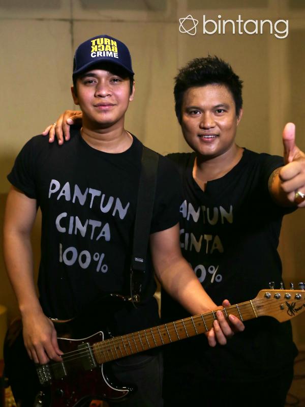 Billy Syahputra dan Posan Tobing di live streaming lagu 'Pantun Cinta 100%'. (Nurwahyunan/Bintang.com)