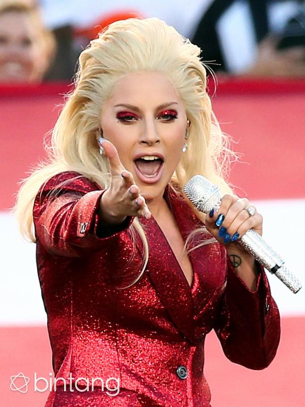 Lady Gaga ketika tampil di Super Bowl. (AFP/Bintang.com)