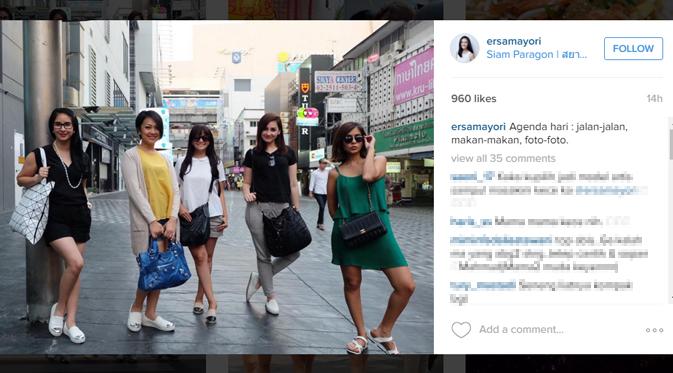 Ersa Mayori, Mona Ratuliu, Novita Anggie, Meisya Siregar, dan Nola Baldy. (foto: instagram.com/ersamayori)