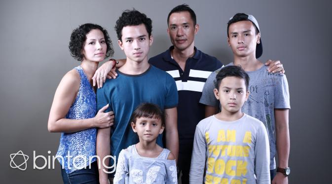 Foto profil Erwin Parengkuan dan Keluarga (Febio Hernanto/bintang.com)