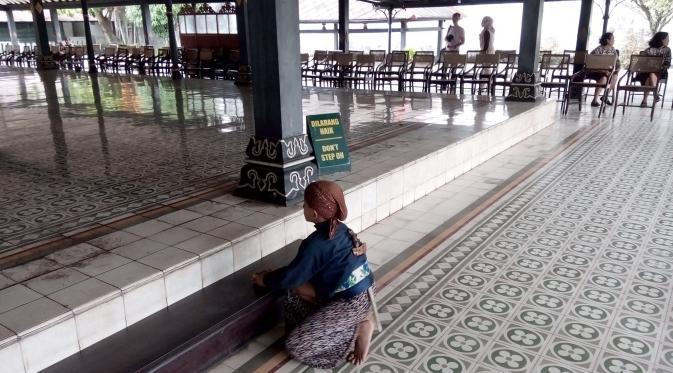 Rizky Kuncoro, abdi dalem cilik Keraton Ngayogyakarta Hadiningrat, Yogyakarta. (Liputan6.com/Fathi Mahmud)