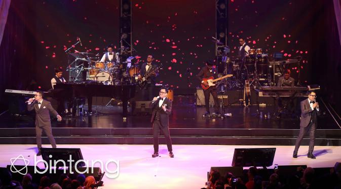 Konser Kahitna mendapat apresiasi tinggi dari pecinta musik tanah air (Nurwahyunan/Bintang.com)