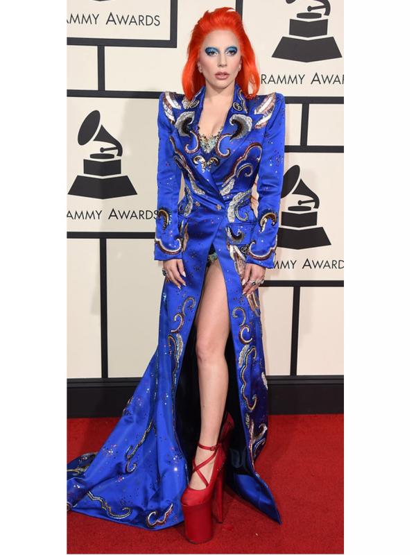 Busana dengan warna mencolok di Grammy 2016