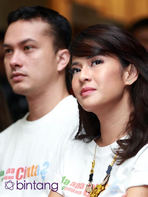 Dian Sastrowardoyo dan Nicholas Saputra (Deki Prayoga/Bintang.com)