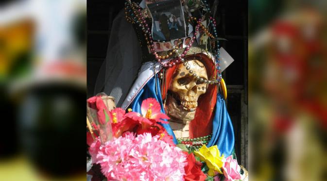 Santa Muerte, Dewi Kematian, yang dipuja para anggota kartel narkoba (Wikipedia)