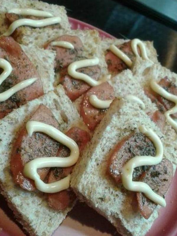 Resep Canggih Kreasikan Sosis dan Roti Jadi Hidangan Mewah| Via: cookpad.com