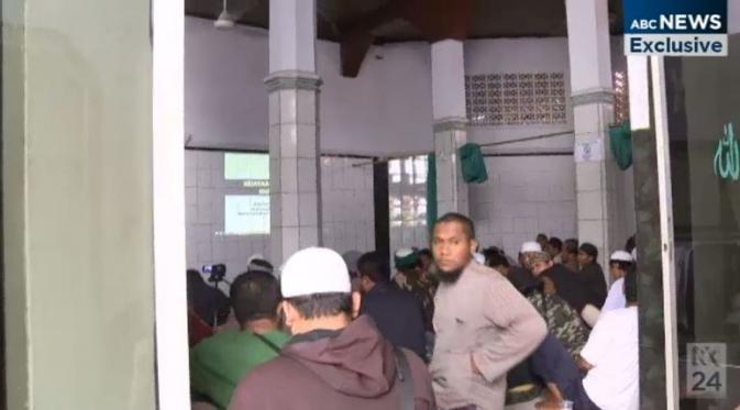 Perekrutan ISIS di masjid-masjid Jakarta seperti diungkap jurnalis Australia | Via: abc.net.au