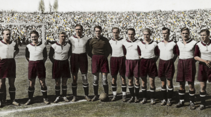 Skuat Bayern Munchen pada 1932 di bawah asuhan Richard Kohn. (dok. FC Bayern)