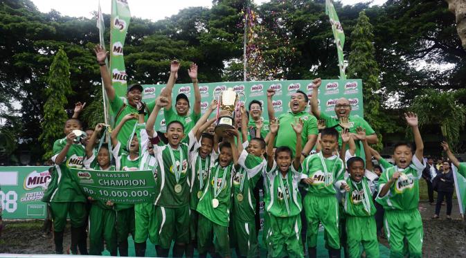SDN 20 Panjallingan Bontoa rayakan kemenangan usai jadi juara MFC di Makassar (istimewa/Liputan6.com)