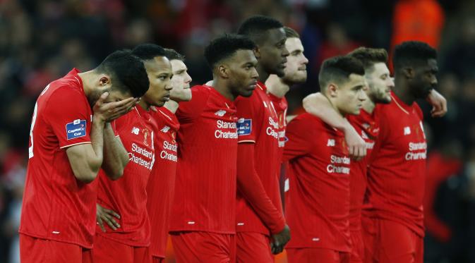 Pemain Liverpool lesu karena gagal menang Piala Liga lawan Manchester City (Reuters / Eddie Keogh )