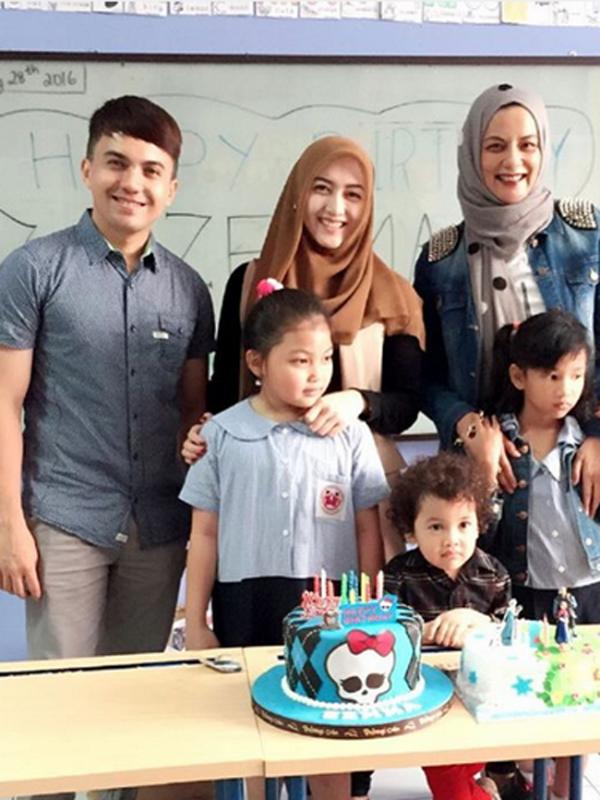 Sahrul Gunawan dan Indriani Hadi saat ulang tahun anaknya Zemma. (Instagram/@indrie_h)