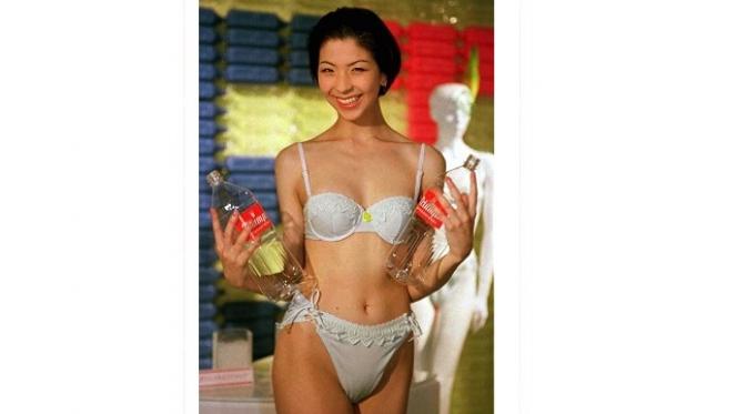 The Recycled Bra (sumber. Buzzfeed.com)