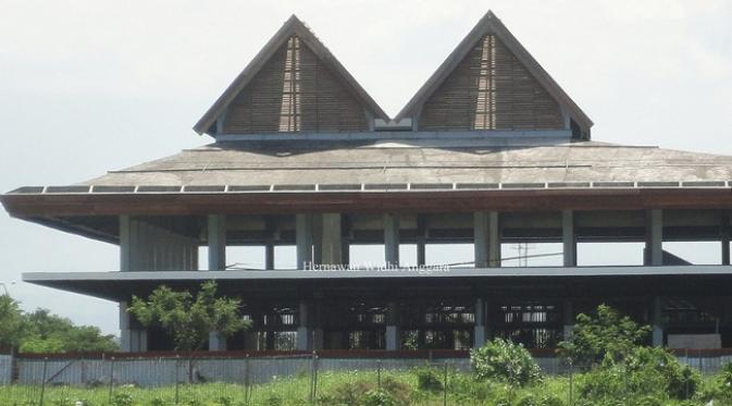Bandara Blimbingsari, Banyuwangi, dibangun menggunakan konsep green architectur. Foto: Hernawan Widhi Anggara.
