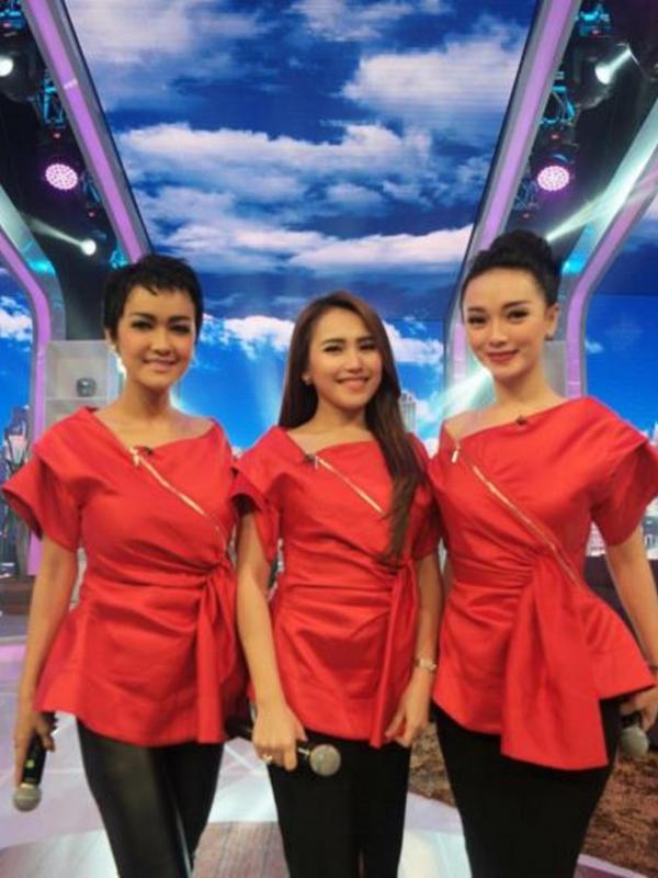 Ayu Ting Ting, Julia Perez, dan Zaskia Gotik (Instagram/@juliaperrezz)