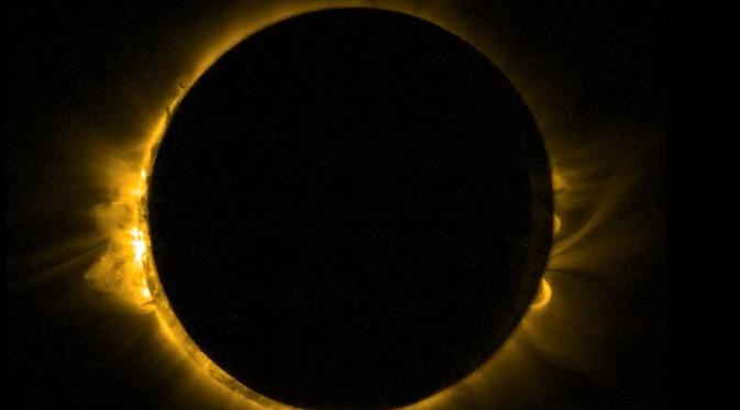 Jangan lihat dengan mata telanjang, ini cara yang aman melihat gerhana matahari total 2016. 